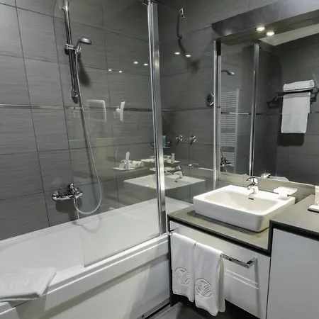 Bosmal Arjaan By Rotana Hotell