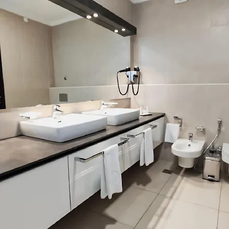 Hotel Bosmal Arjaan By Rotana 4*